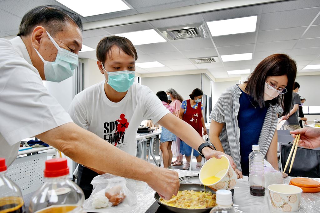 實際學習製作親子丼